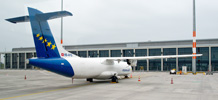 Flugzeug vor dem Nordpier, Foto: picture alliance / ZB