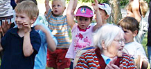 Haus Karolina - Kinder am Tisch