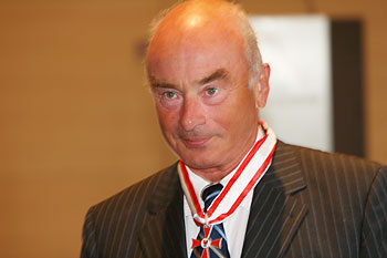 Jörg schönbohm erhält den Landesorden