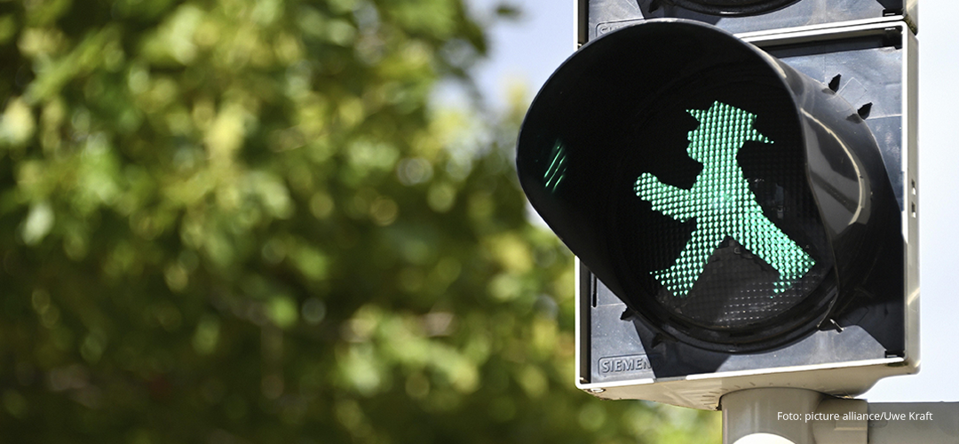 Grünes Ampelmännchen | Foto: picture alliance / imageBROKER | Uwe Kraft