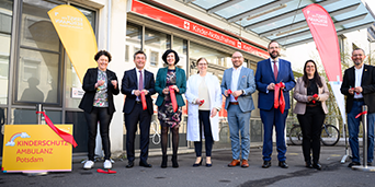 Schnitt durchs rote Band