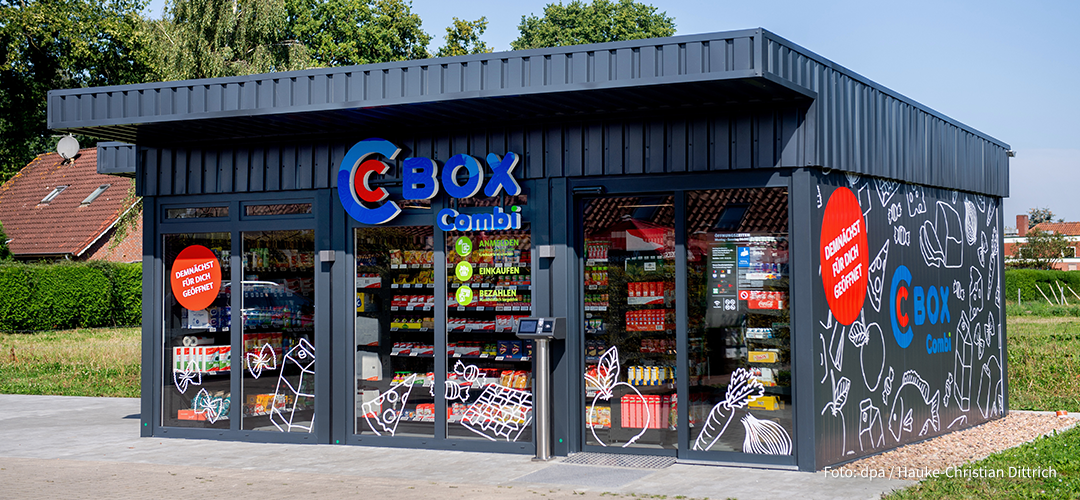 Ein Smart-Store, also eine Verkaufsstelle ohne Personal, in einem Dorf