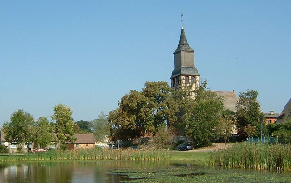 Foto mit Blick auf die Kirche in Kunow