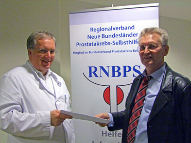 Foto: Heicappell und Hübner vor einem Werbebanner Foto: Heicappell und Hübner vor einem Werbebanner