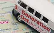 Foto: Bus auf einer Landkarte mit der Aufschrift 3te Generation Ostdeutschland Foto: Bus auf einer Landkarte mit der Aufschrift 3te Generation Ostdeutschland
