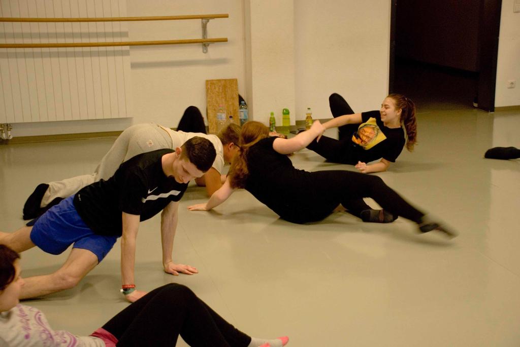 Foto: Tanzworkshop 09.11.2018 Schüler Foto: Tanzworkshop 09.11.2018 Schüler