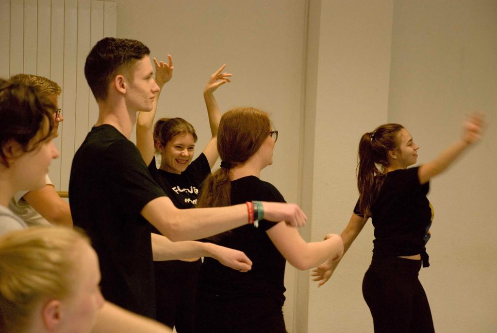 Foto: Tanzworkshop 09.11.2018 Schüler Foto: Tanzworkshop 09.11.2018 Schüler