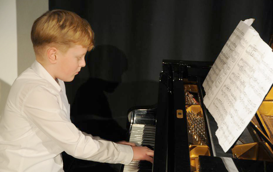 Foto: Benefiz zur Weihnacht Robert Otrosenko Foto: Benefiz zur Weihnacht Robert Otrosenko