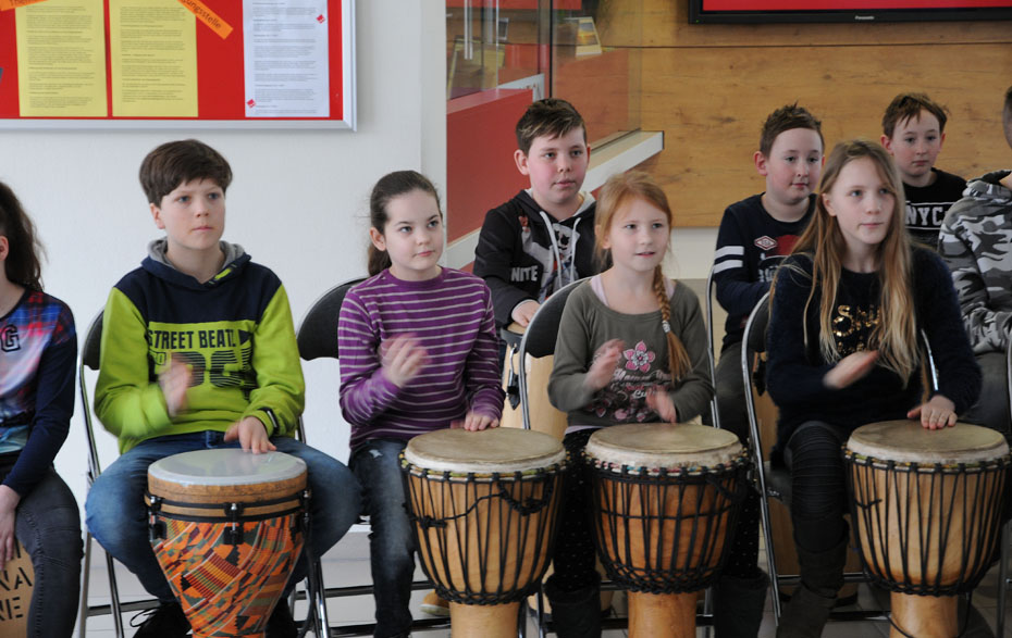 Foto: Fotoausstellung ML2 Percussionsklasse der evangl. Grundschule Foto: Fotoausstellung ML2 Percussionsklasse der evangl. Grundschule