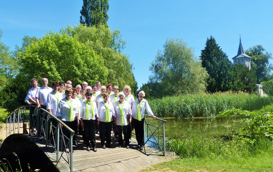Gruppenfoto im Criewener Park Gruppenfoto im Criewener Park
