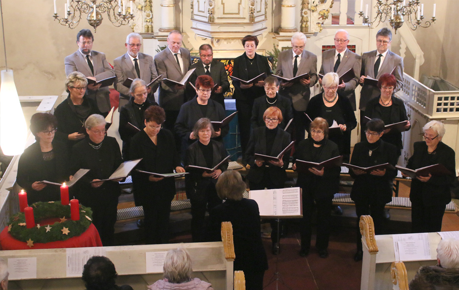 Foto: Chor in der Kirche Foto: Chor in der Kirche