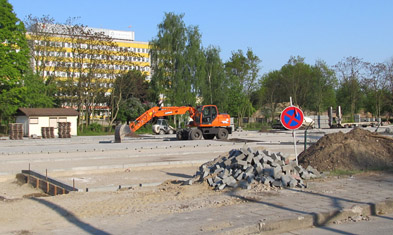 Foto: Baustelle mit Baufahrzeug Foto: Baustelle mit Baufahrzeug