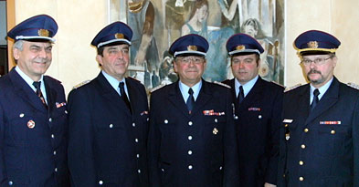 Foto: 5 leitende Feuerwehrmänner Foto: 5 leitende Feuerwehrmänner