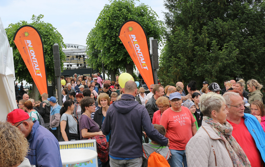Foto: Besucherandrang auf dem Weg zur Odertalbühne Foto: Besucherandrang auf dem Weg zur Odertalbühne