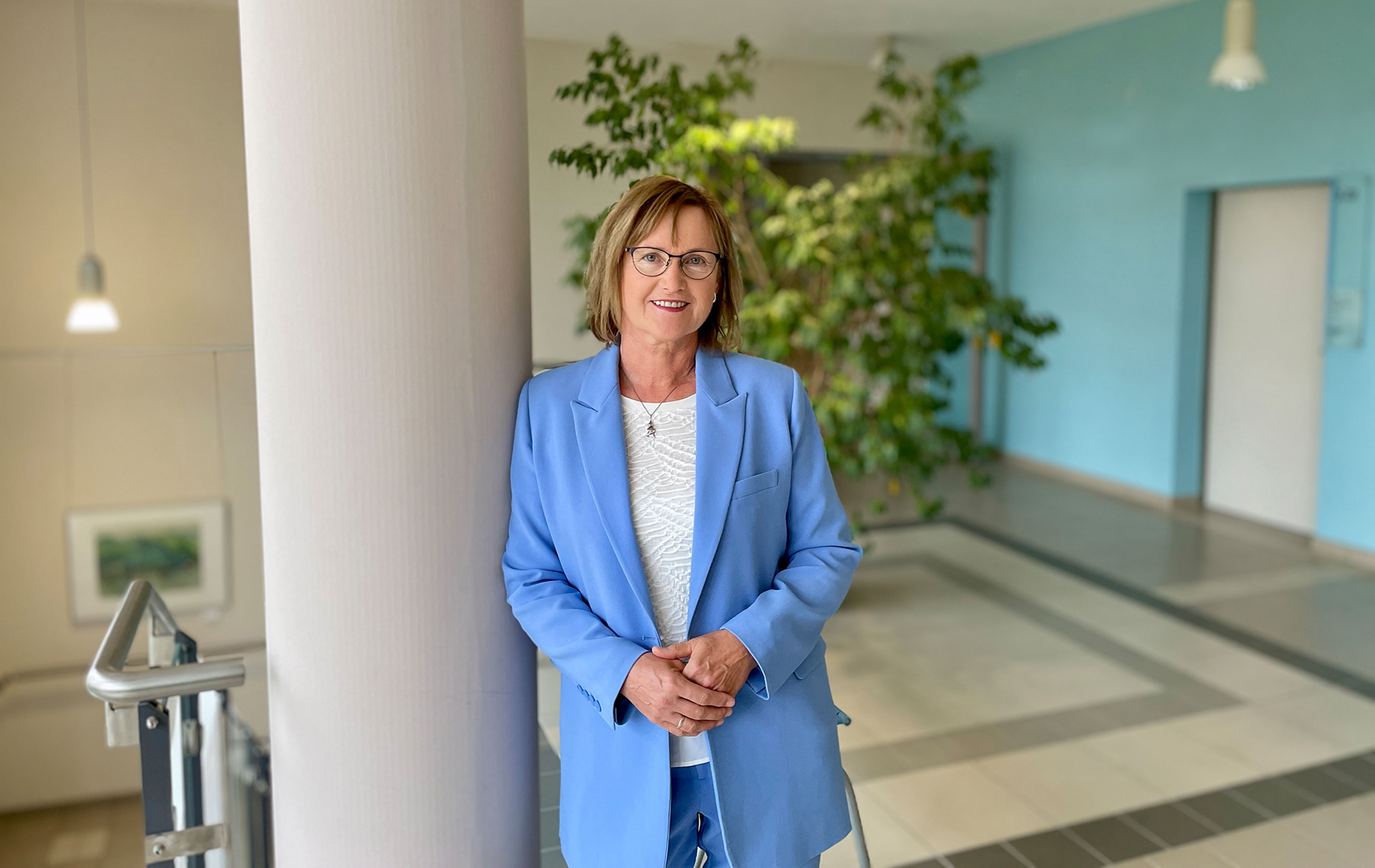 Foto: Porträt im Rathausflur Foto: Porträt im Rathausflur