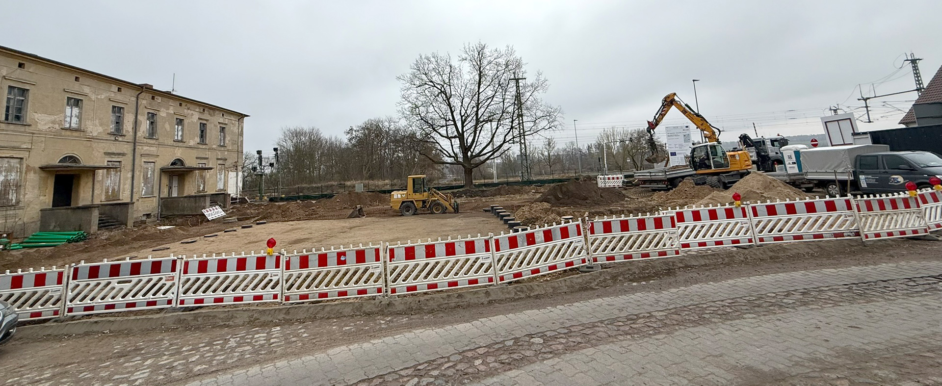 Foto: eingezäunte Baustelle Foto: eingezäunte Baustelle