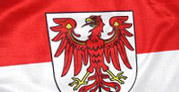 Foto: Flagge des Landes Brandenburg (Ausschnitt)