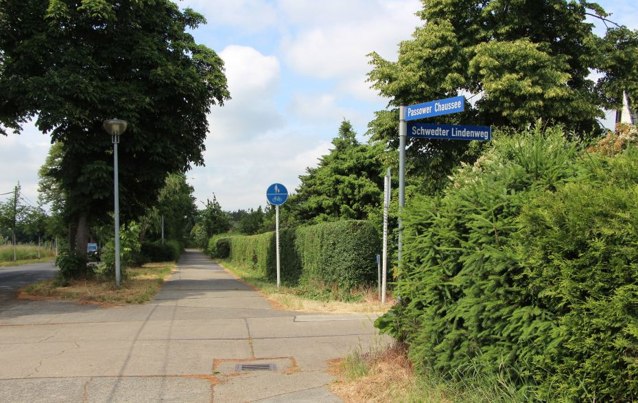 Foto: Wege und Straßenschilder Foto: Wege und Straßenschilder