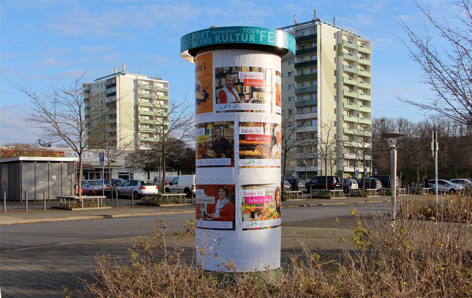 Foto: Kultursäule mit Plakaten „Danke für …“ Foto: Kultursäule mit Plakaten „Danke für …“