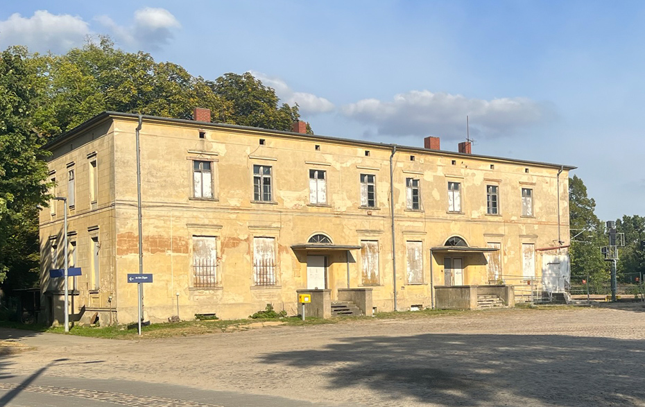 Foto: Bahnhofsgebäude