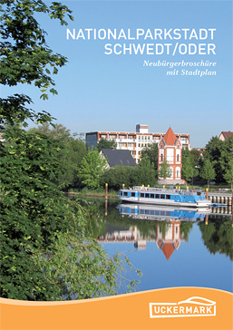 Das Titelbild zeigt ein Foto mit Kanal, Fahrgastschiff und Juliusturm. Das Titelbild zeigt ein Foto mit Kanal, Fahrgastschiff und Juliusturm.
