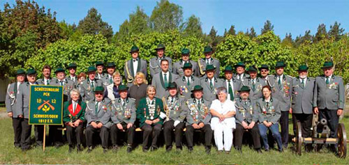 Foto: Gruppenfoto der Schützengilde Foto: Gruppenfoto der Schützengilde