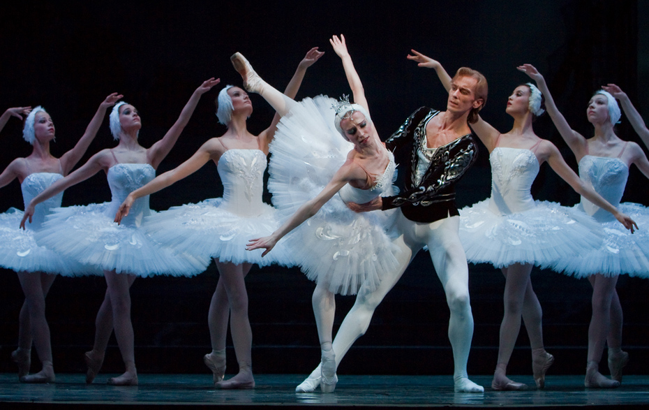 Foto: Balletttänzerinnen und -tänzer Foto: Balletttänzerinnen und -tänzer