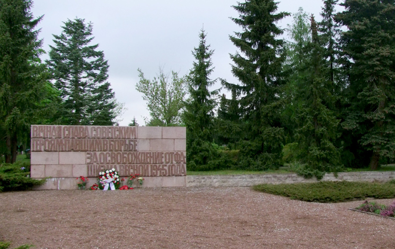 Foto: Russisches Ehrenmal Foto: Russisches Ehrenmal