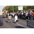 Foto: 2 Mädchen mit Kinderwagen