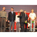 Foto: Sportler bei der Auszeichnung auf der Bühne