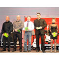 Foto: Sportler bei der Auszeichnung auf der Bühne