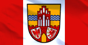 Foto: Uckermark-Wappen auf rot-weiß-roter Flagge Foto: Uckermark-Wappen auf rot-weiß-roter Flagge