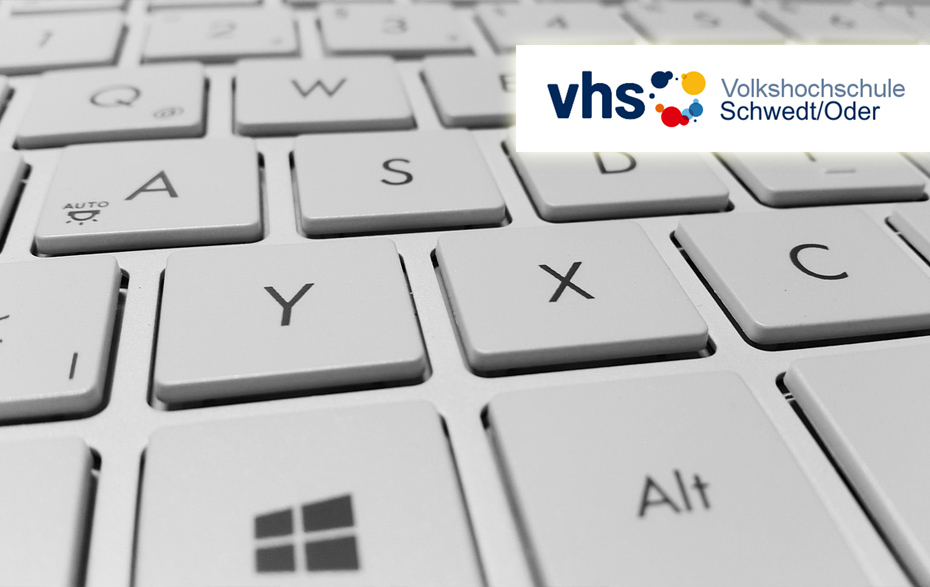 Foto: Tastatur mit VHS-Schriftzug Foto: Tastatur mit VHS-Schriftzug