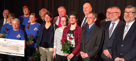 Ministerpräsident Dietmar Woidke mit allen Preisträgern/Foto Anja Klein