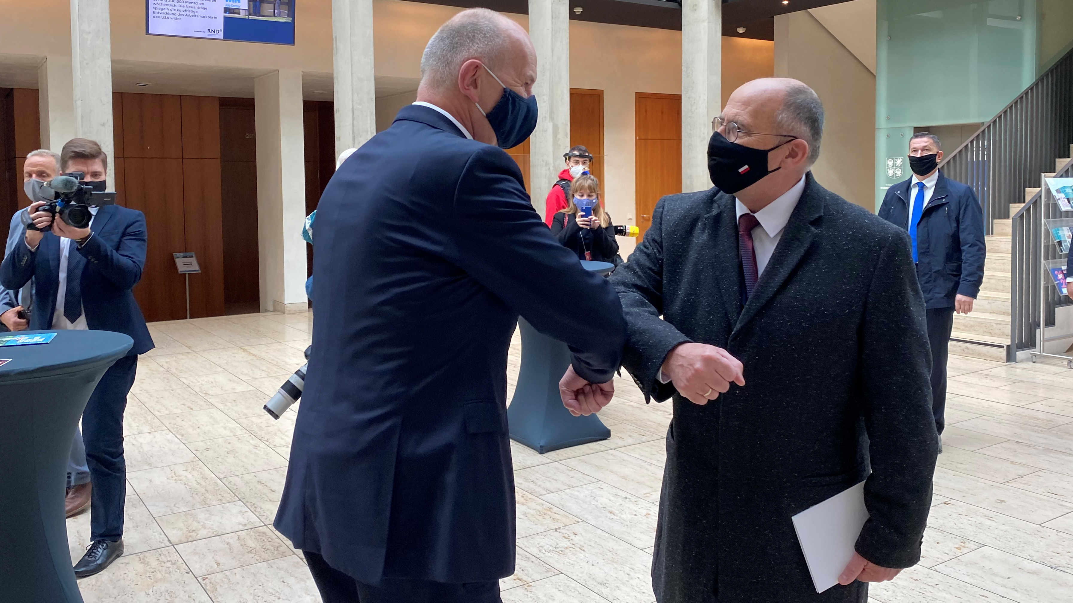 Ministerpräsident Woidke und der polnische Außenminister Zbigniew Włodzimierz Rau